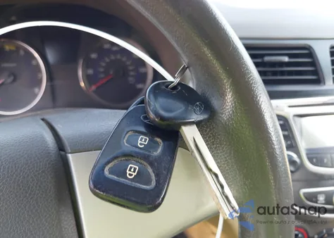 2013 Hyundai Accent Gls из США, поврежденный, VIN KMHCT4AE7DU579679